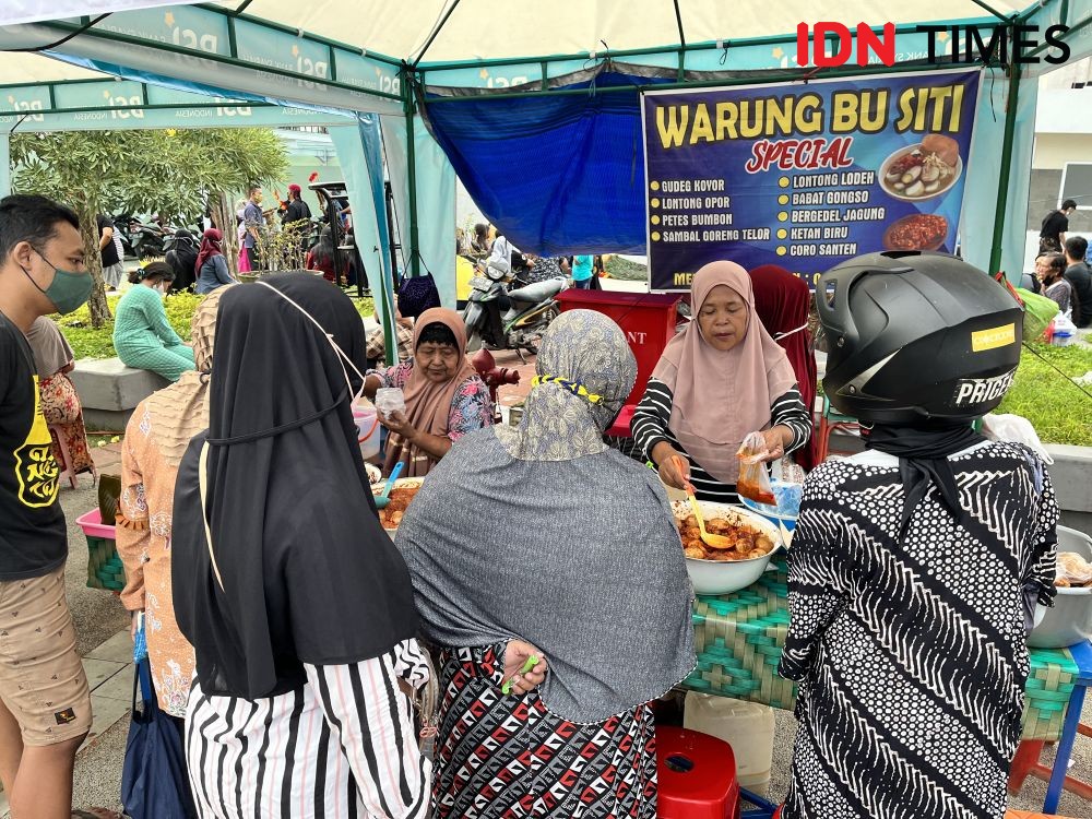 Berburu Takjil Ramadan di Alun-Alun Kauman Semarang, Wajib Beli Coro Santan 