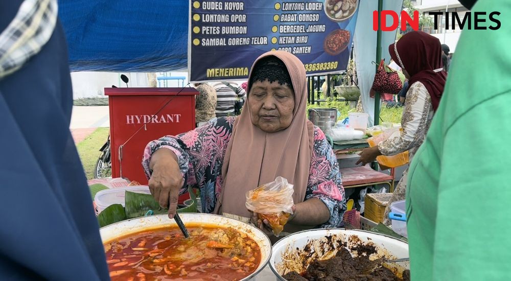 Berburu Takjil Ramadan di Alun-Alun Kauman Semarang, Wajib Beli Coro Santan 