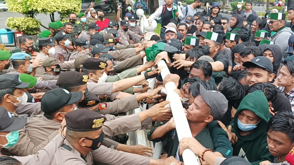 Gibran Pengin Ikut Demo Tolak 3 Periode Presiden Jokowi di Solo