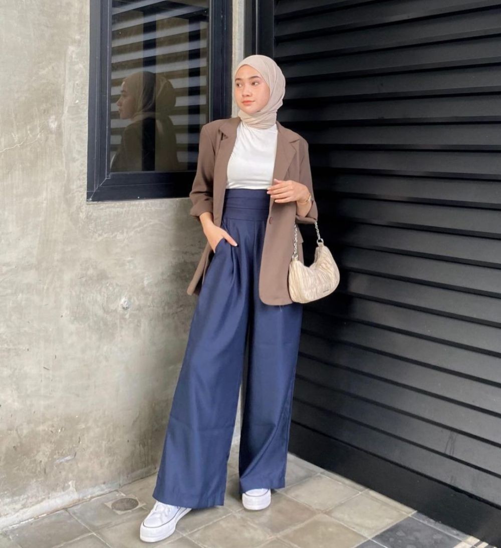 10 Inspirasi Style Hijab Basic, Minimalis Dengan Vibe Elegan