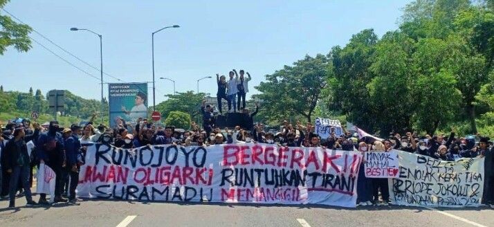 Mahasiswa Madura Sempat Blokade Jembatan Suramadu