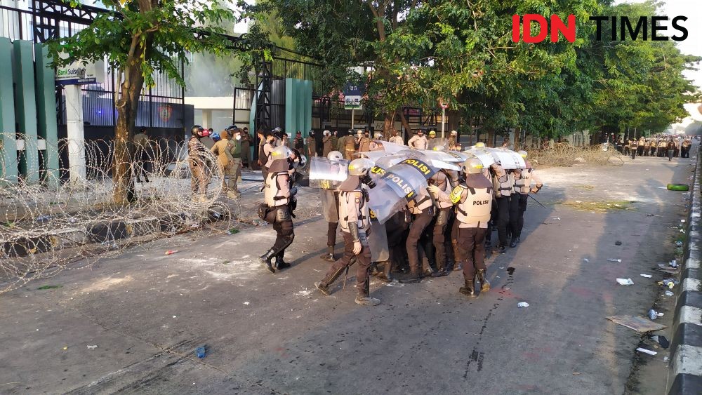 32 Orang Ditangkap saat Demo 11 April di Makassar