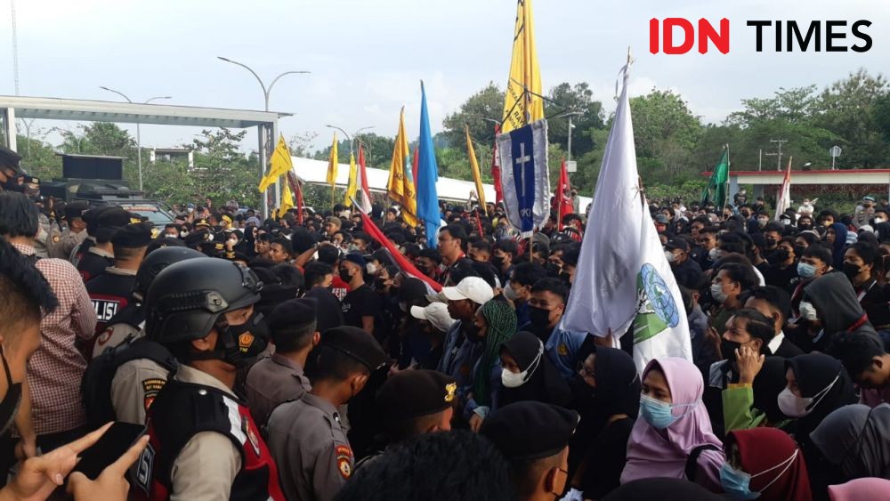 Demo Mahasiswa di Manado, Tolak Penundaan Pemilu hingga Soal HAM Papua
