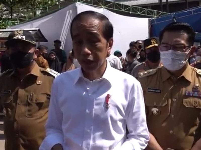 Kunker ke Cirebon, Jokowi: Bantuan Modal Pedagang Tingkatkan Daya Beli