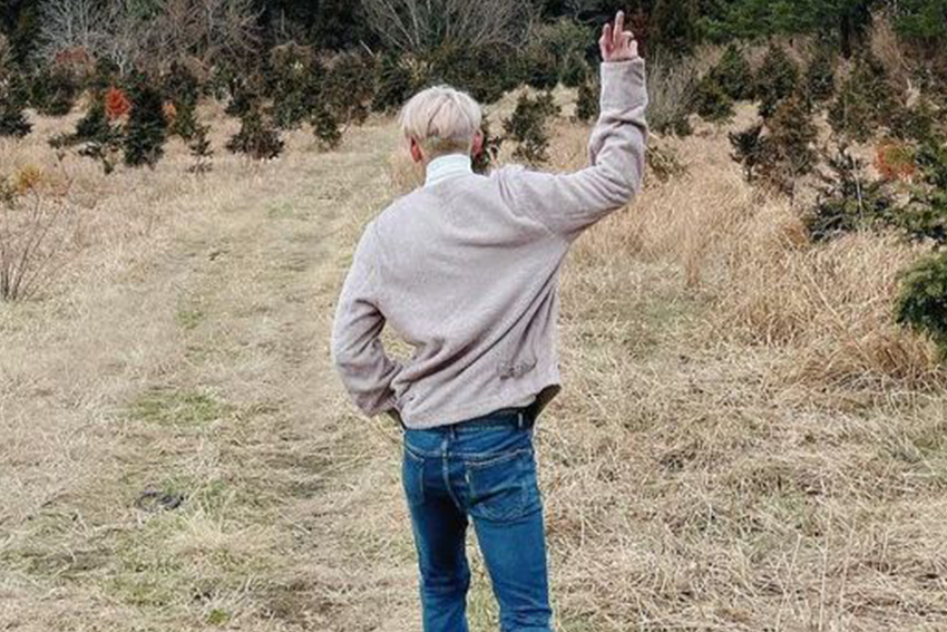 [QUIZ] Buktikan Kamu Fans WayV dengan Tebak Member dari Foto Tampak