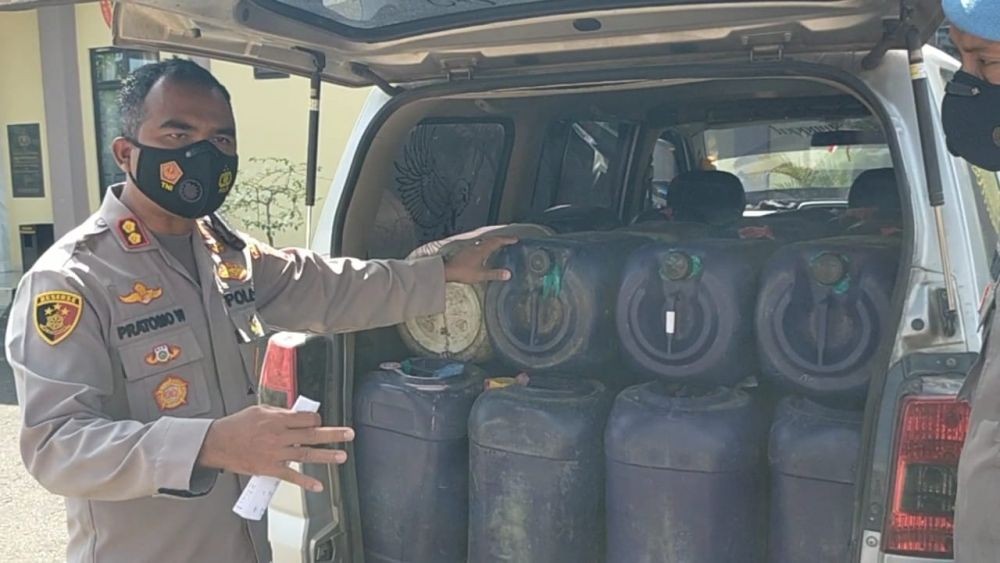 Polisi Bongkar Penimbunan BBM Subsidi 1.320 Liter di Pesawaran