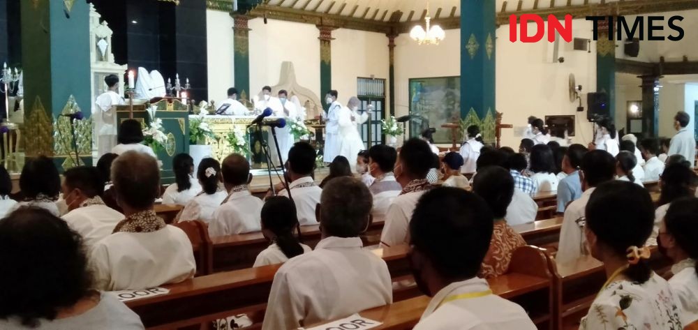 Misa Kamis Putih di Gereja Ganjuran Dihadiri Ribuan Umat Katolik  