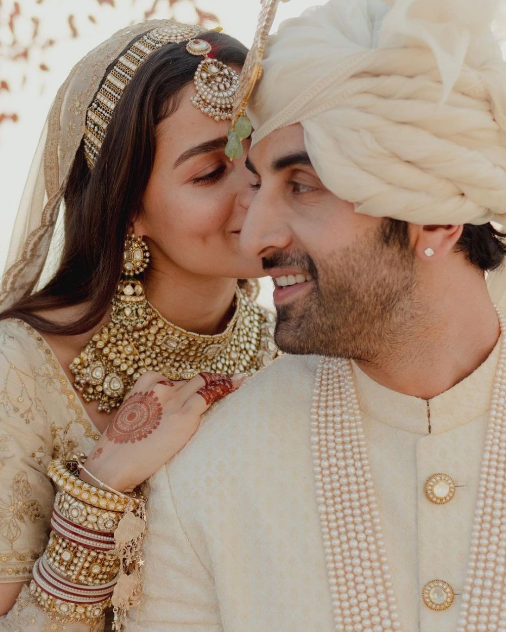 9 Potret Pernikahan Alia Bhaat dan Ranbir Kapoor