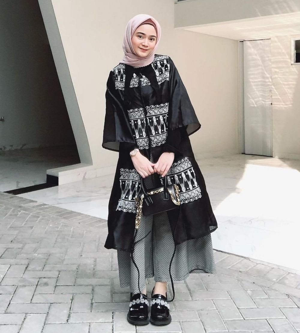 10 Ide Padu Padan Tunik Untuk Gaya Lebaran Stylish 2601