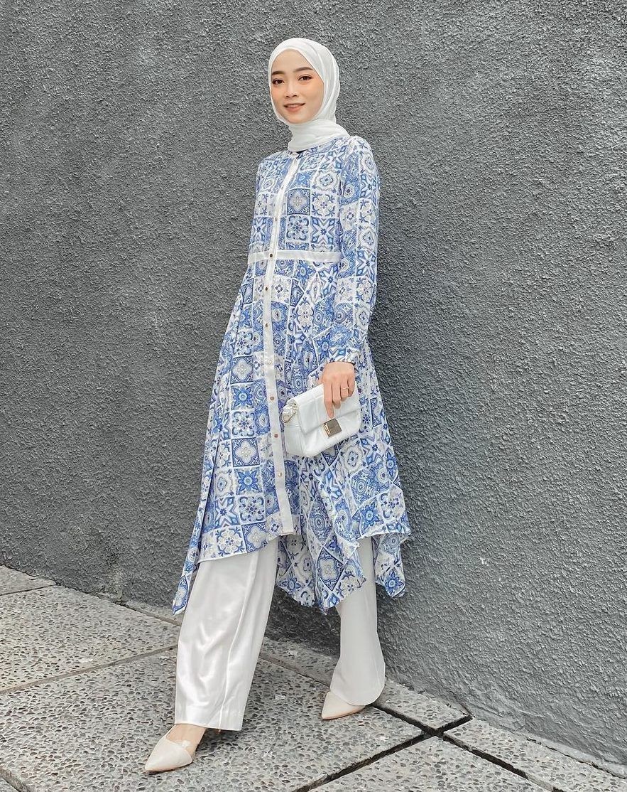 10 Ide Padu Padan Tunik Untuk Gaya Lebaran Stylish 1960