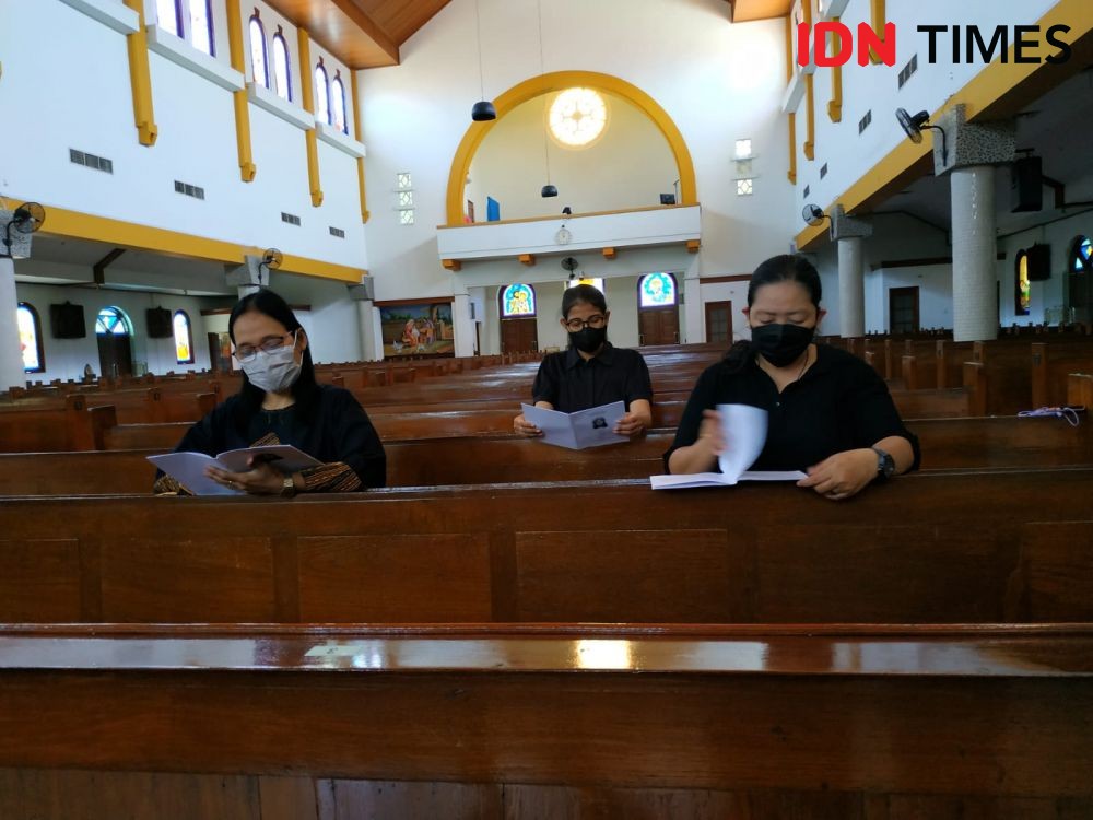 Setelah 2 Tahun, Umat Katolik Surabaya Rayakan Paskah dengan Tenang