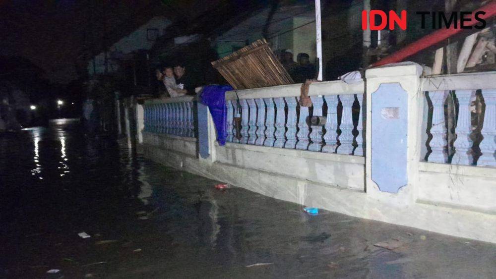 Tanggul Jebol, Ratusan Rumah Warga Tasikmalaya Terendam