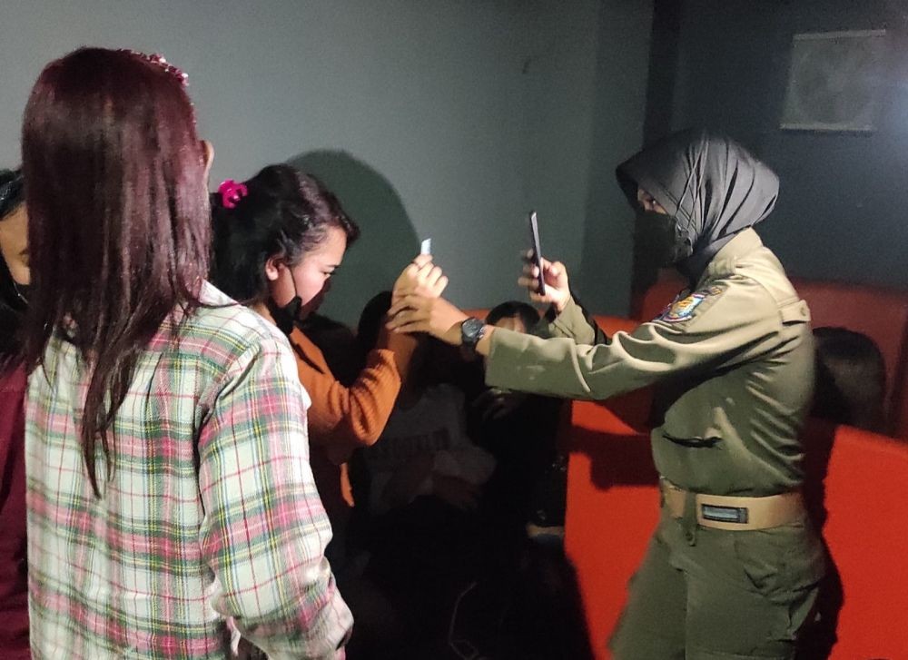 Razia Prostitusi, 40 Orang di Tangsel Ditangkap Satpol PP