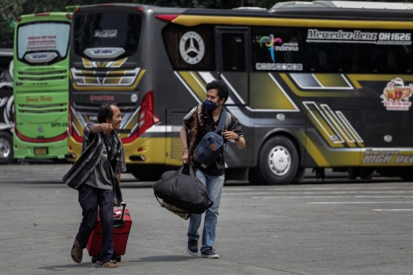 Potret Pemudik Mulai Padati Terminal Poris Plawad Tangerang