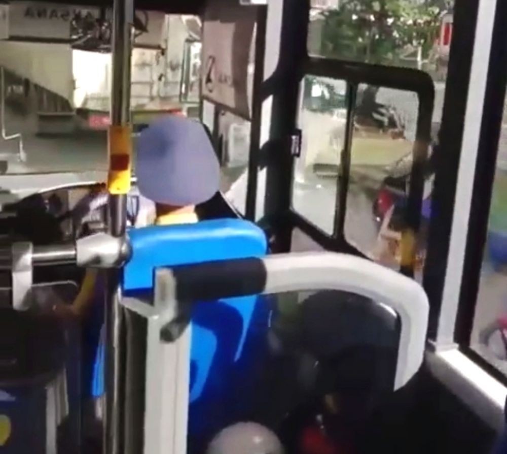 Viral, Sopir Teman Bus Makasar Diancam, Kaca Mobil Retak Dilempari