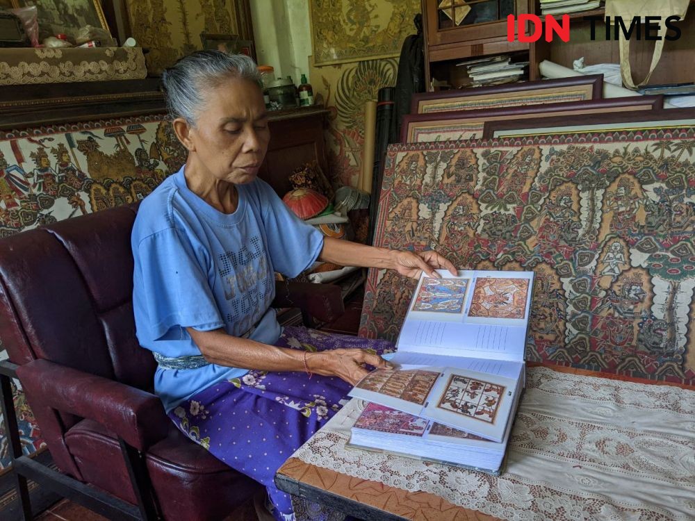 Mangku Muriati, Perempuan Bali Pelestari Lukisan Wayang Kamasan