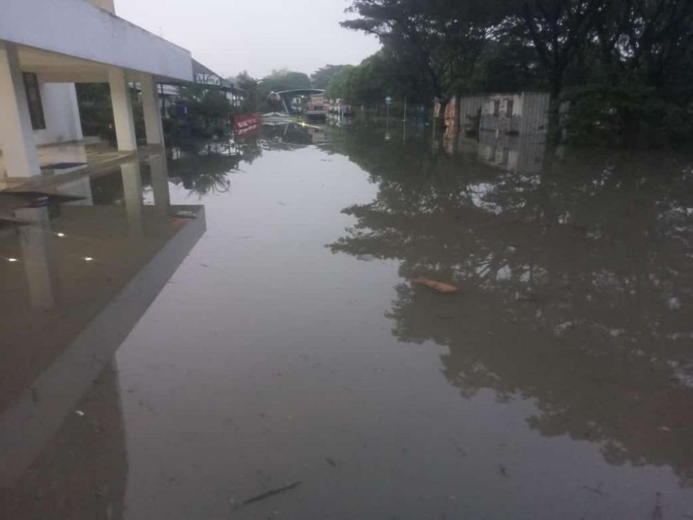 Kantor Dishub Bandung Terendam Banjir, Pelayanan KIR Terganggu