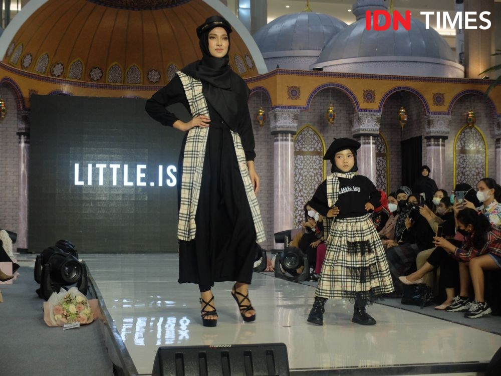 Desain Timeless, Busana Ibu-Anak Ini Bisa Jadi Rekomendasi Lebaran