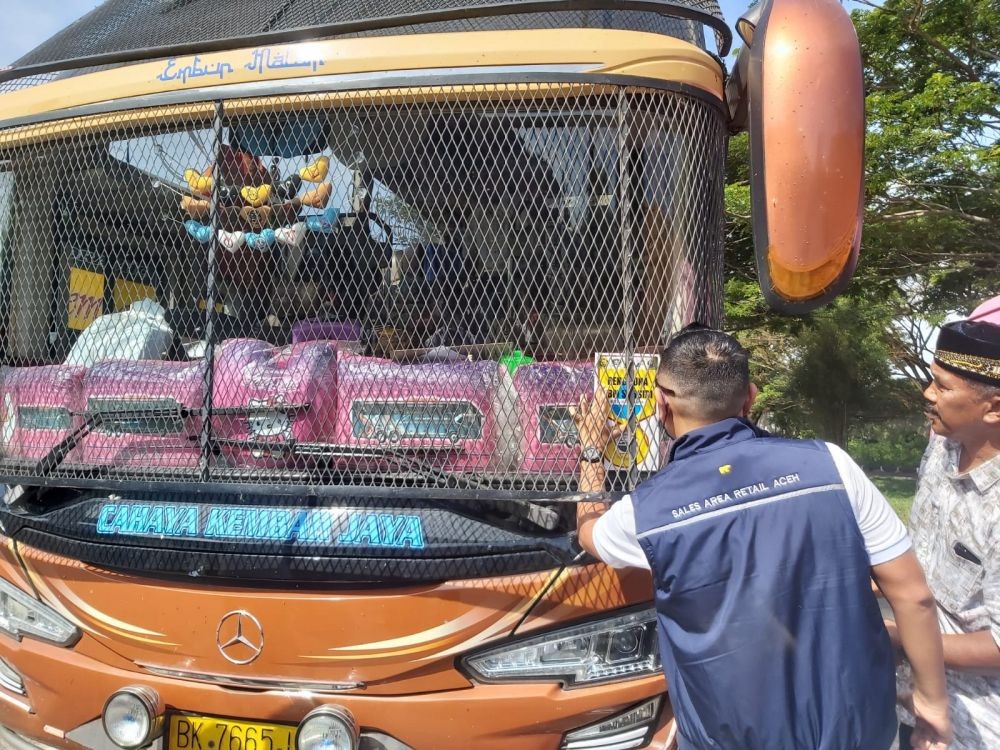 Kendaraan Umum di Aceh Dipasang Stiker Khusus Prioritas BBM 