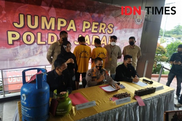 Sulap Isi Gas 12 Kilogram, Polda Jabar Amankan Dua Orang Tersangka