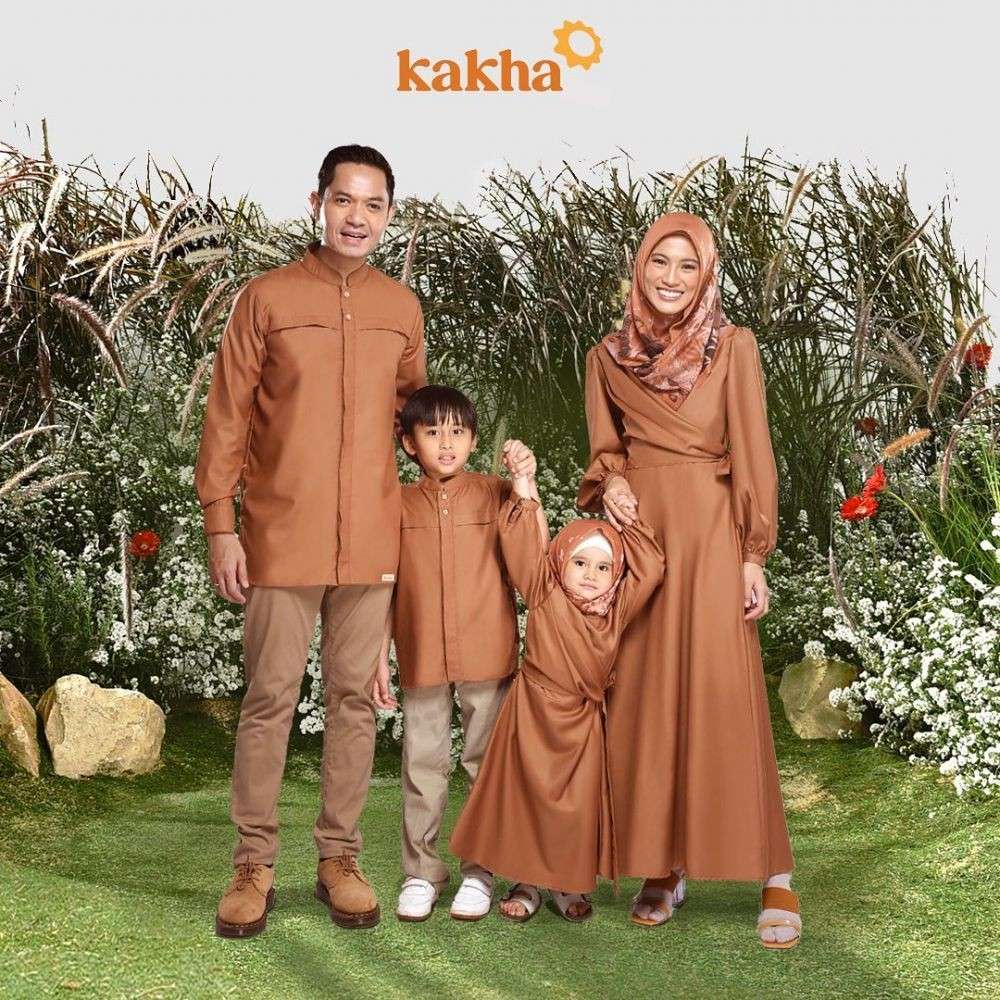 12 Inspirasi Baju Lebaran Keluarga Brand Lokal, Kembaran!