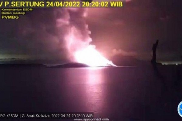 Warning! Gunung Anak Krakatau Naik Status jadi Level 3 Siaga