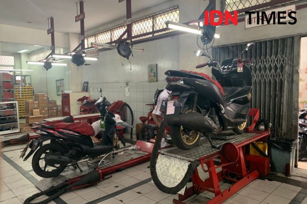 7 Cara Mengilapkan Bodi Motor Matic, Biar Gak Cepat Kusam