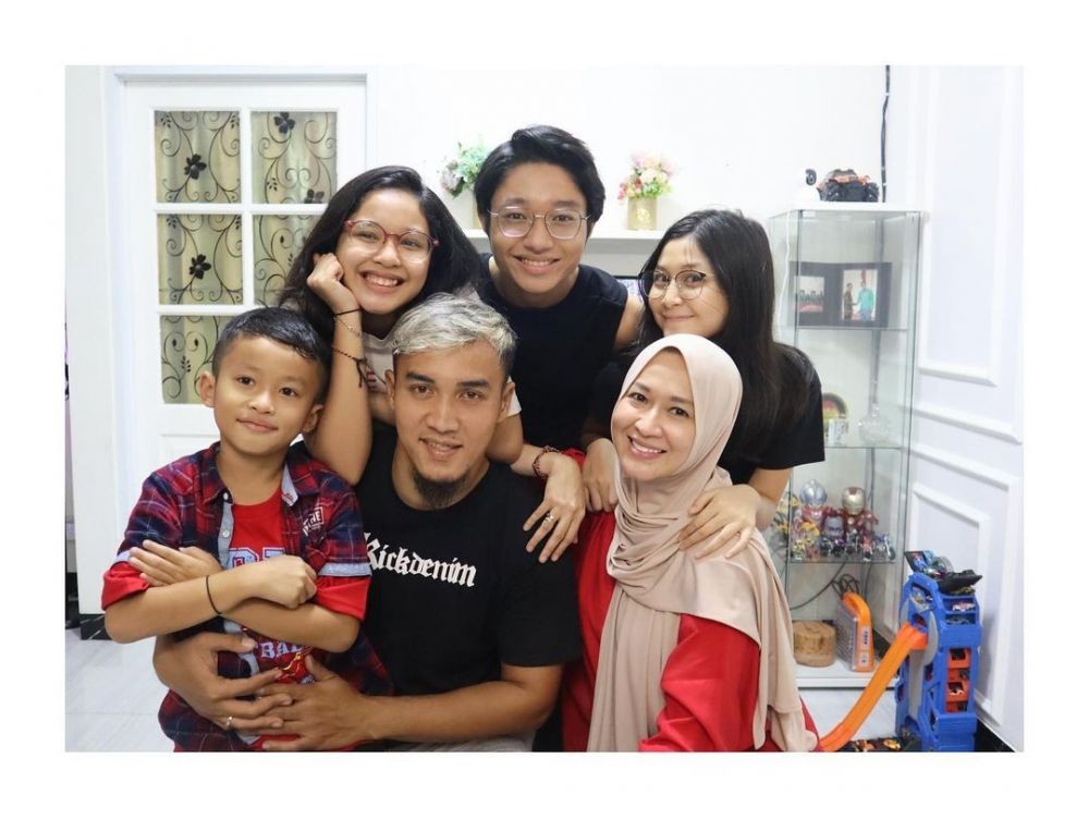 10 Potret Akrab Kiesha Alvaro dan Adik Tirinya, Miro