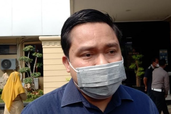 Suami Unggah Foto Syur Istri, Berujung Damai di Kantor Polisi