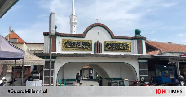 Potret Wisata Religi Di Masjid Keramat Luar Batang