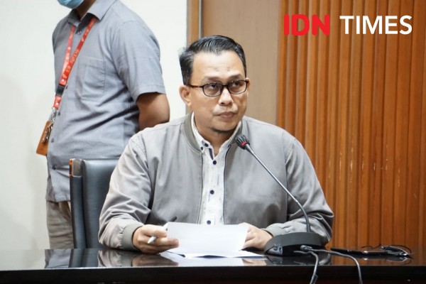 KPK Temukan Catatan Aliran Dugaan Suap Alfamidi ke Wali Kota Ambon