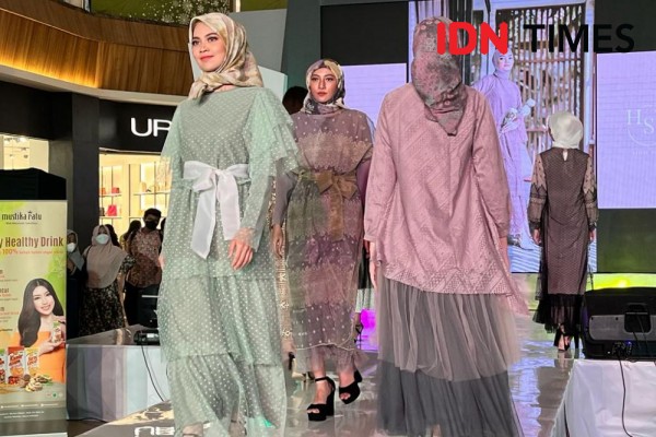 6 Inspirasi Busana Muslim Warna Pastel untuk Lebaran, Buat Silaturahmi