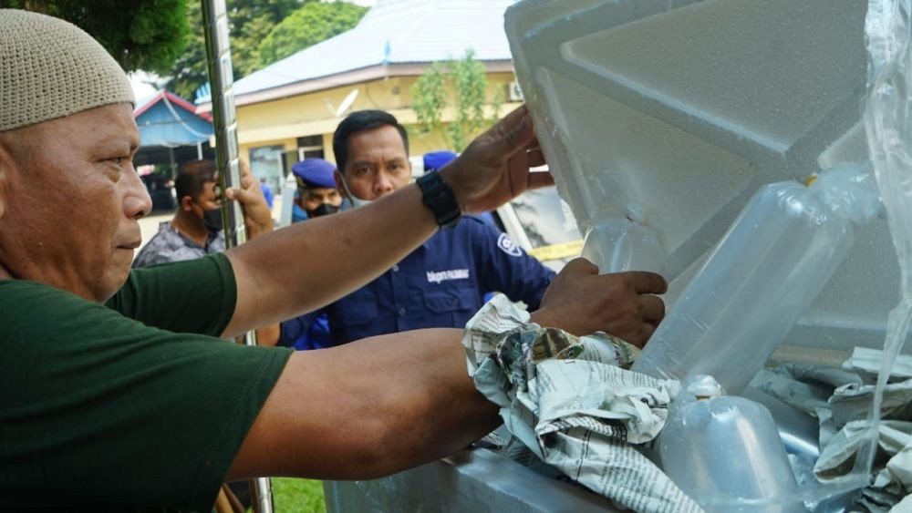 Polda Sumsel Ungkap Penyelundupan 517.000 Benur Terbesar di Indonesia 