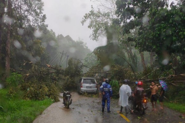 Rumah Warga dan Kantor Pemerintah di Musi Rawas Disapu Angin Kencang