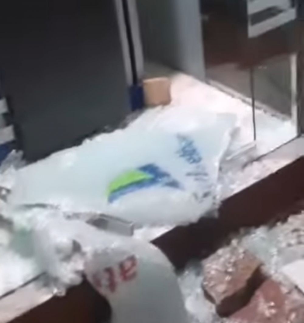 Polisi Selidiki Perusakan Bilik ATM di Pantai Losari