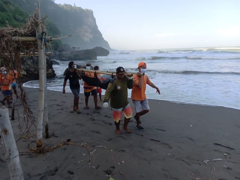 Wisatawan Temukan Sosok Mayat Laki-laki di Pantai Parangtritis 