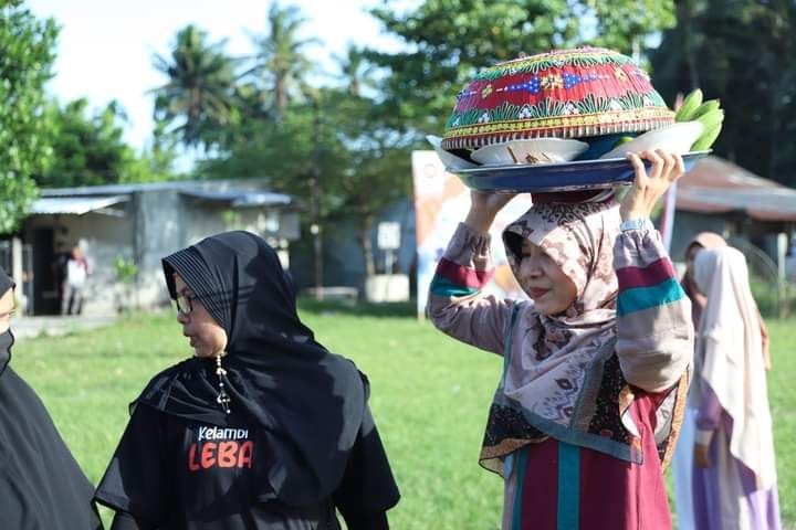 Unik! Tradisi Ngejot di Lombok, Cara Masyarakat Perkuat Silaturahmi