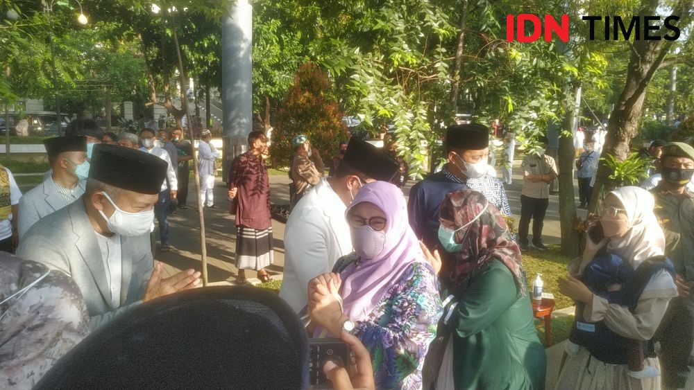 Ridwan Kamil Terharu Bisa Salat Id Berjamaah di Lapangan Gasibu