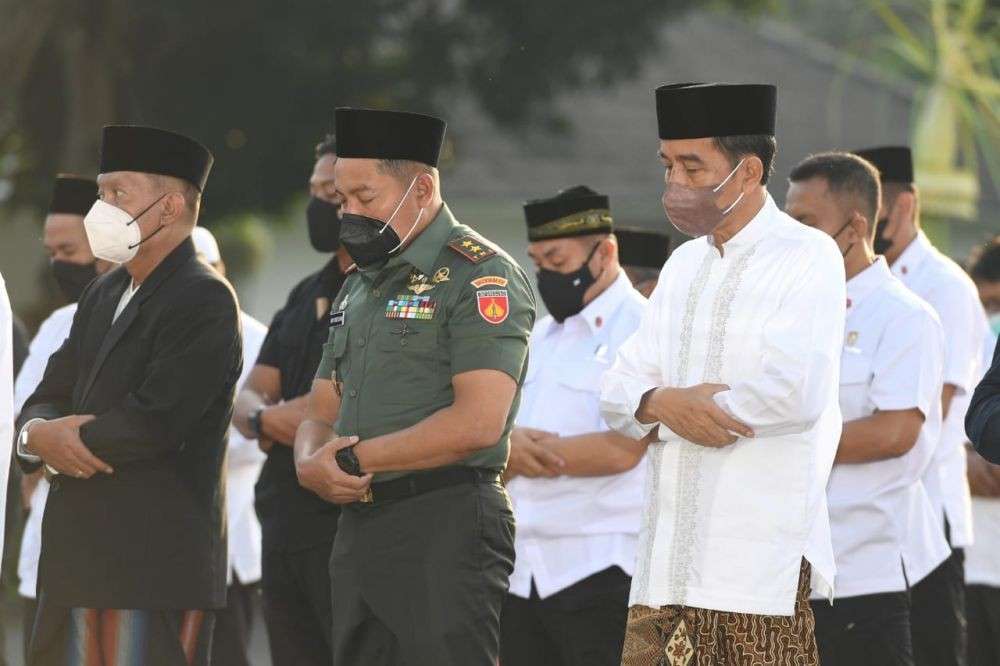 Jokowi Salat Idul Fitri Di Istana Kepresidenan Yogyakarta