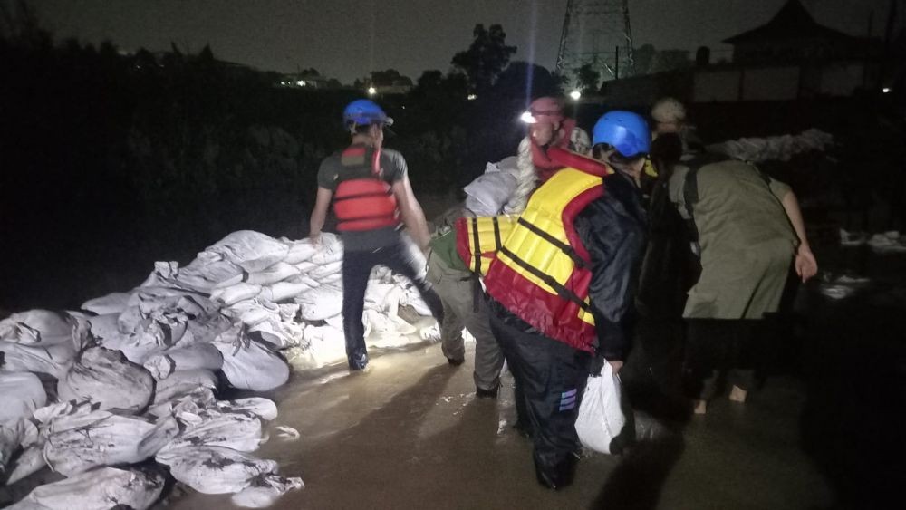 Berupaya Atasi Banjir, Pemkot Tangsel Bangun Turap Kali Ciater