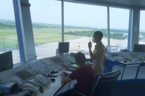 2 Pilot Papasan sama Puluhan Balon Udara Liar Terbang di Jateng