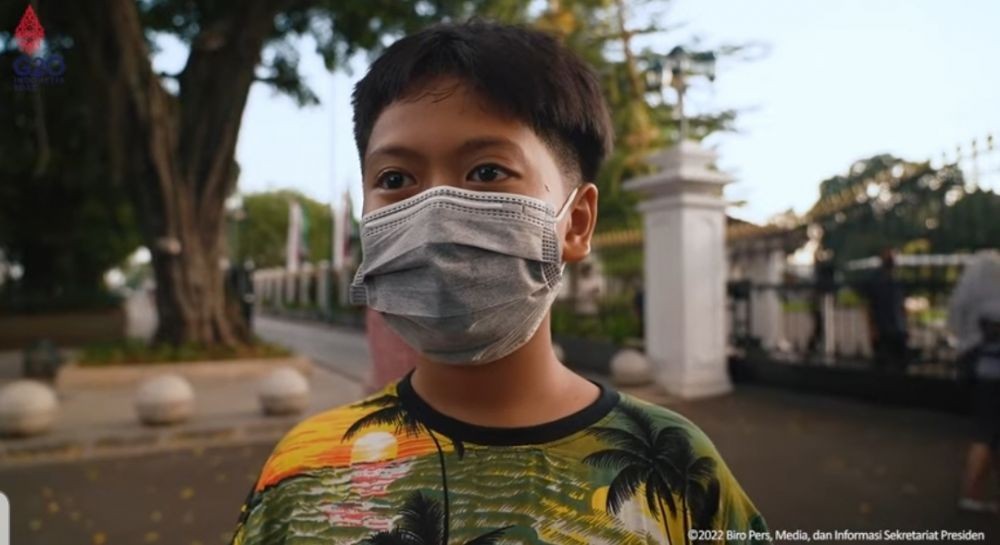 5 Potret Menggemaskan Cucu Jokowi Sapa Warga Jogja Saat Libur Lebaran