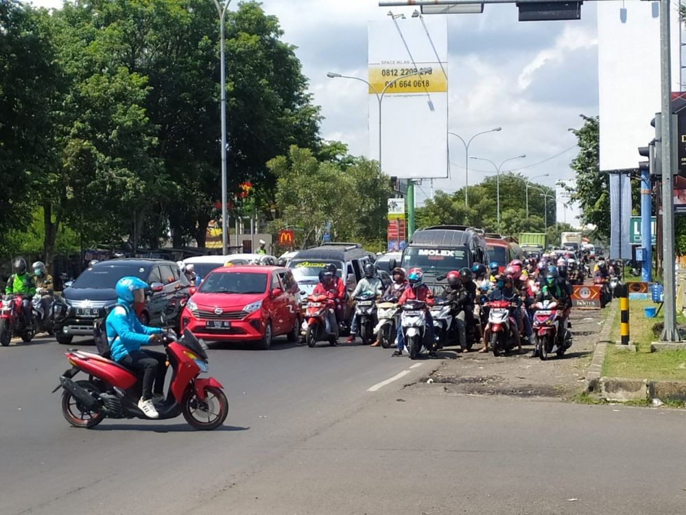 Arus Balik Lebaran, Lalin Kendaraan Kuningan-Cirebon Padat Merayap