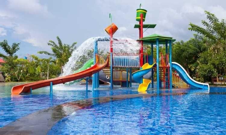 Taman Wisata Air di Tengah Hutan: Jungle Water World