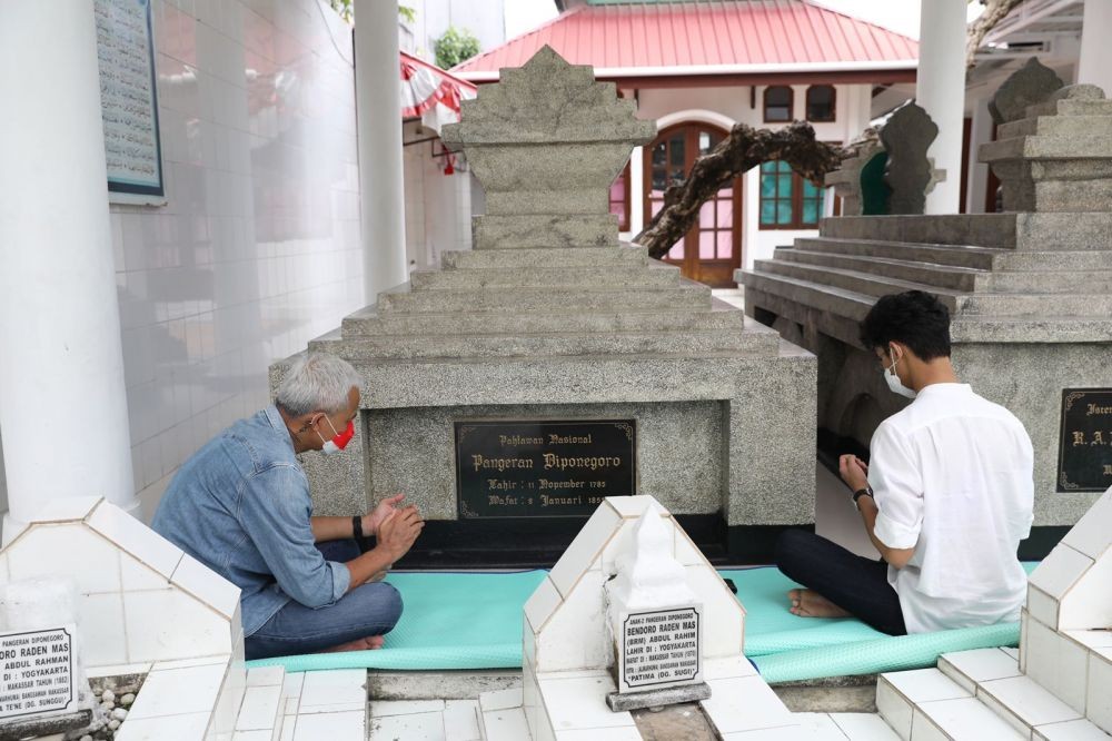 Kunjungi Makassar, Ganjar Pranowo Ziarah ke Makam Pangeran Diponegoro