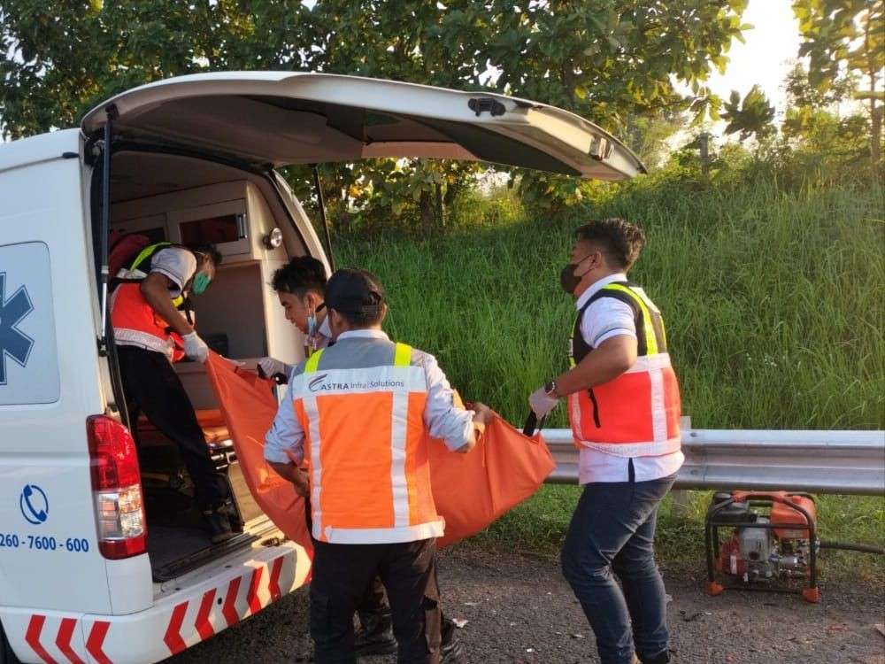 Tabrakan Mobil di Bahu Jalan Tol Cipali Tewaskan Dua Warga Kebumen