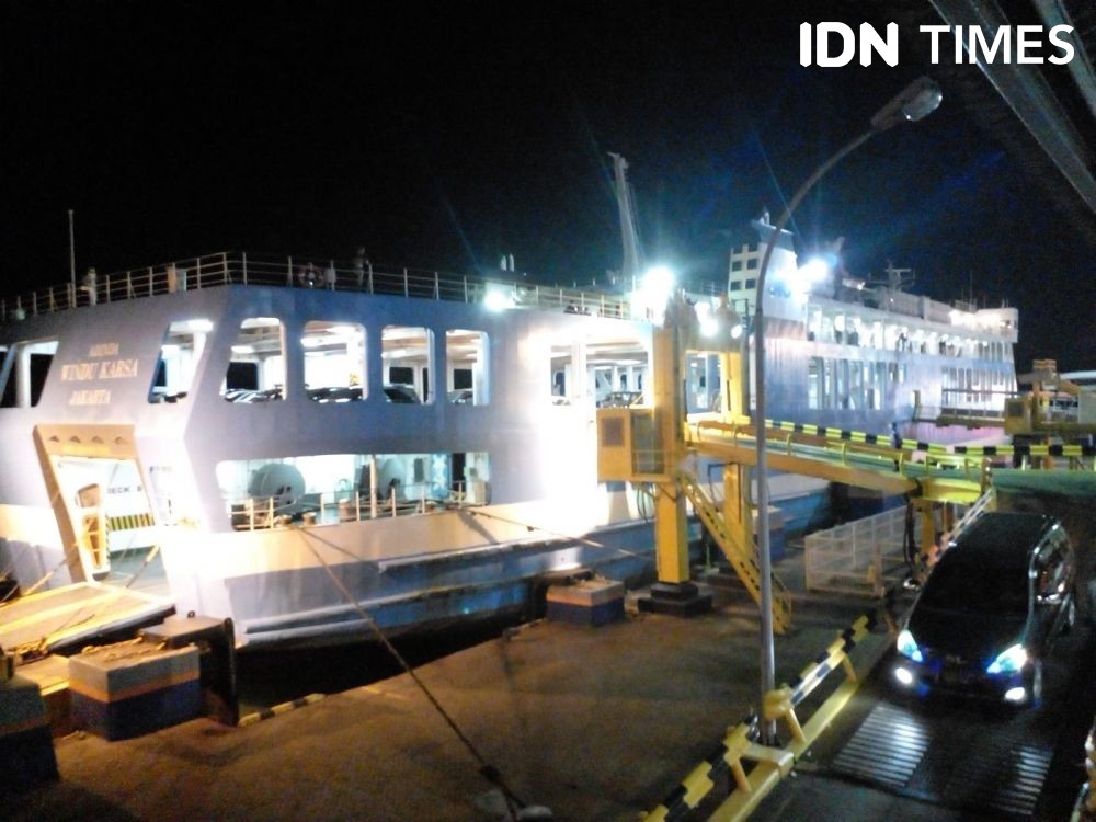 10 Potret Suasana Arus Balik Pemudik di Pelabuhan Bakauheni Malam Hari