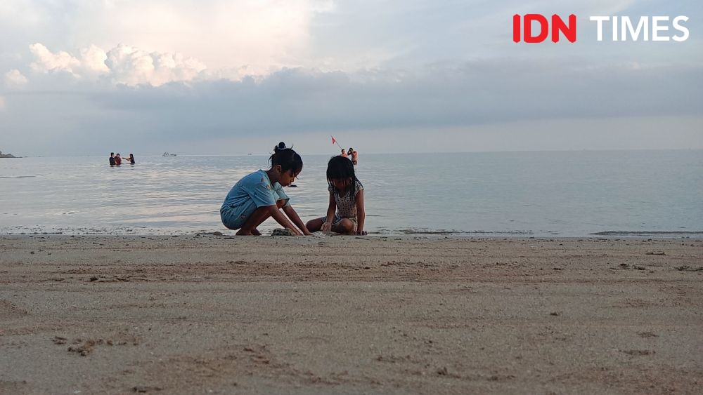 10 Potret Wisata Pantai Pailus di Jepara, Liburan Asyik untuk Healing