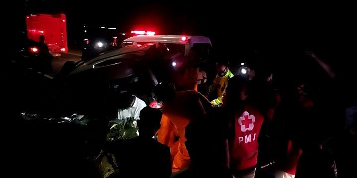 Kecelakaan Tunggal di Kulon Progo, Penumpang Terjepit Bodi Mobil