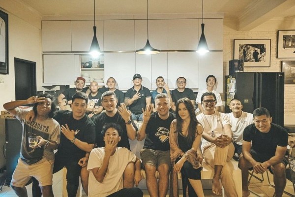 10 Momen Meriah Pesta Ultah Ke-40 Gading Marten, Rangkul Mesra Eve Suz
